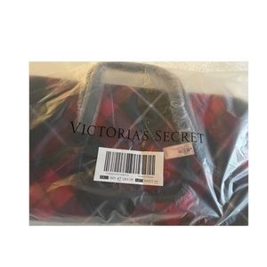NWT VICTORIA'S SECRET Plaid Tote RED BLACK